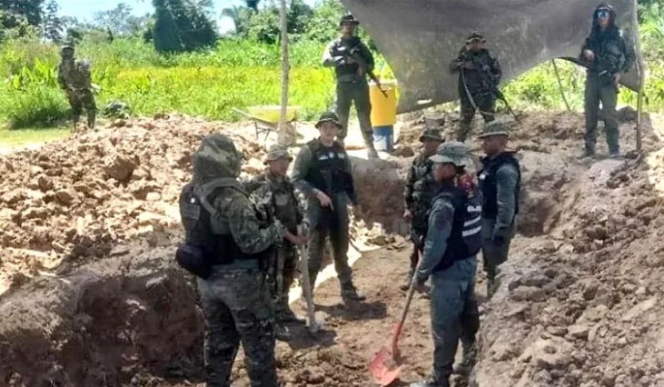 Base paramilitar destruida