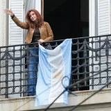 Una firma británica buscó instalar la defensa de Cristina Kirchner