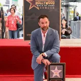 People corona a Noah Wyle como el hombre más sexy de 2026