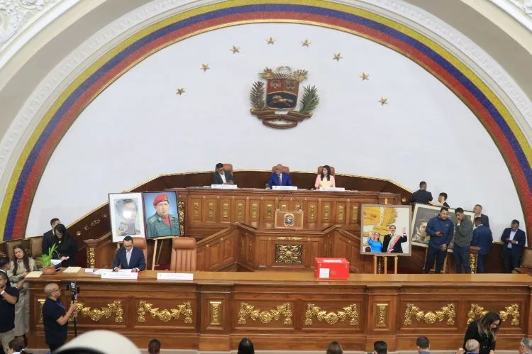Asamblea Nacional pospone debate de reforma eléctrica