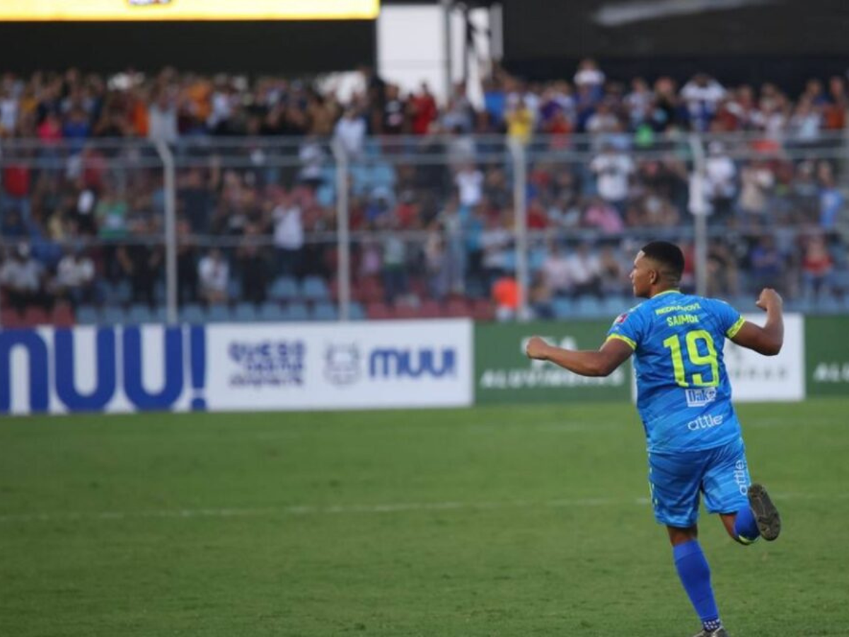 Rayo y Zamora inician jornada 11 de la Liga Futve