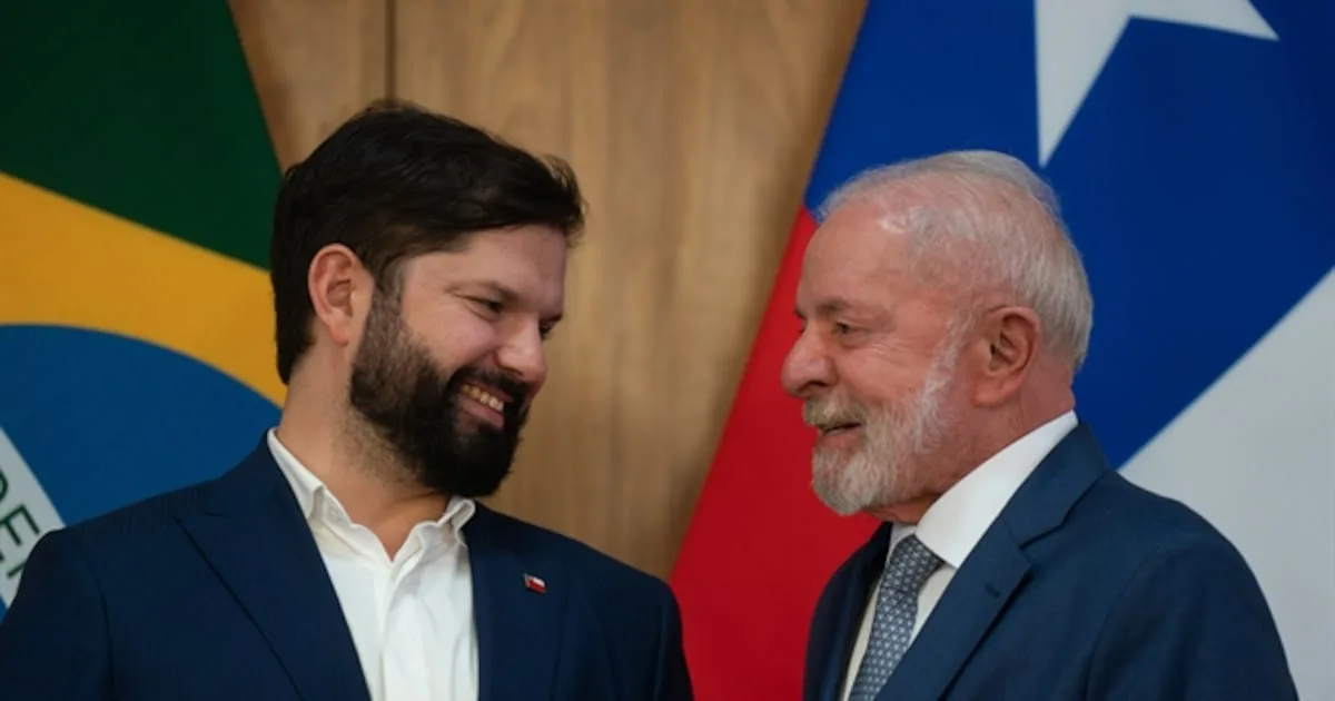 Boric pide voto por Lula en la recta final de Brasil
