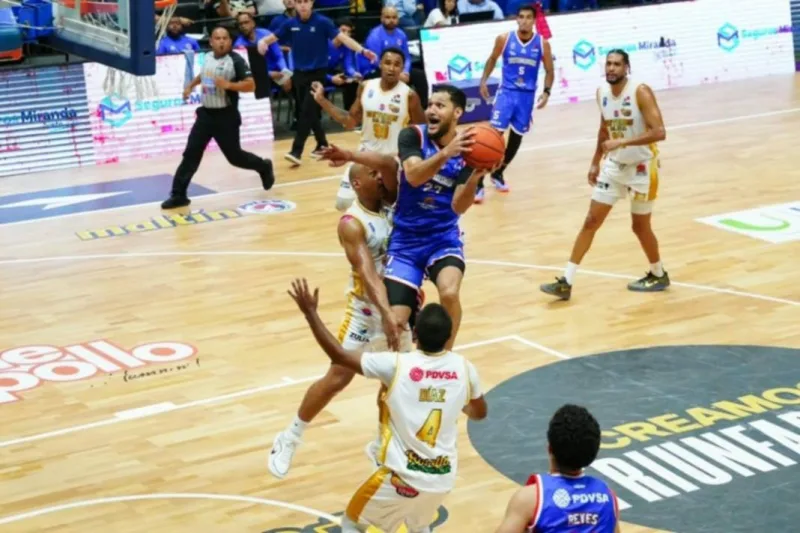 Caracas ganó y Trotamundos sacó un triunfo apretado
