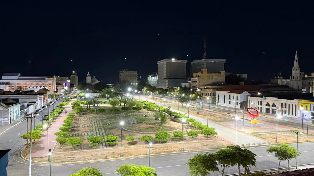 Renovación lumínica resalta la iglesia Santa Bárbara