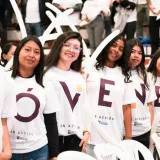 Ecuador incorpora a avícolas a un plan de empleo juvenil