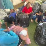 Voluntarios en Ciudad Guayana atienden a niños tras sismos