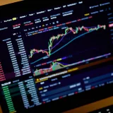 Binance frena retiros tras sospecha de hackeo millonario