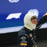 Verstappen gana el Gran Premio nocturno de Singapur