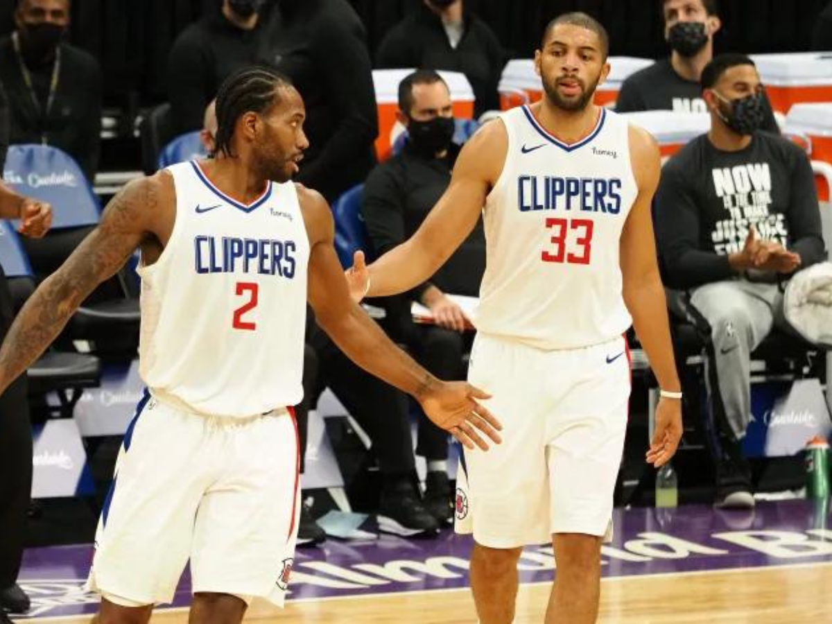 Kawhi Leonard con desgarro de menisco en su rodilla