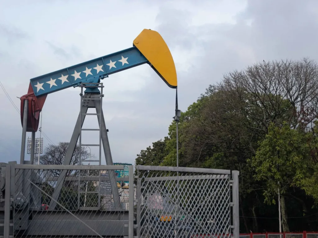 Jubilados de PDVSA denuncian retención de $705 millones