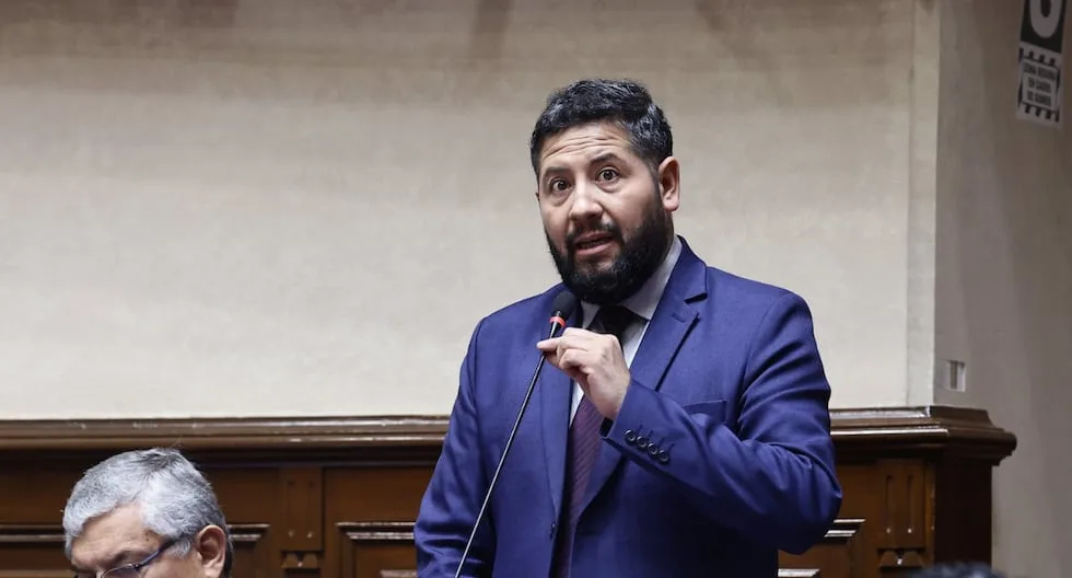 César Holguín deja la vocería de Ahora Nación por diferencias