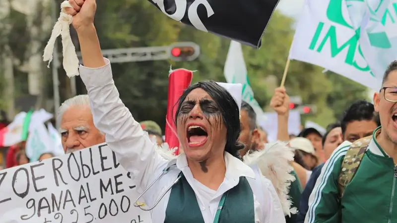 Las protestas crecen en México, pero Sheinbaum sigue popular