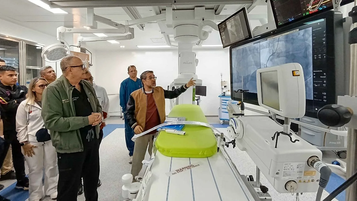 Lacava presenta sala de hemodinamia en Guacara