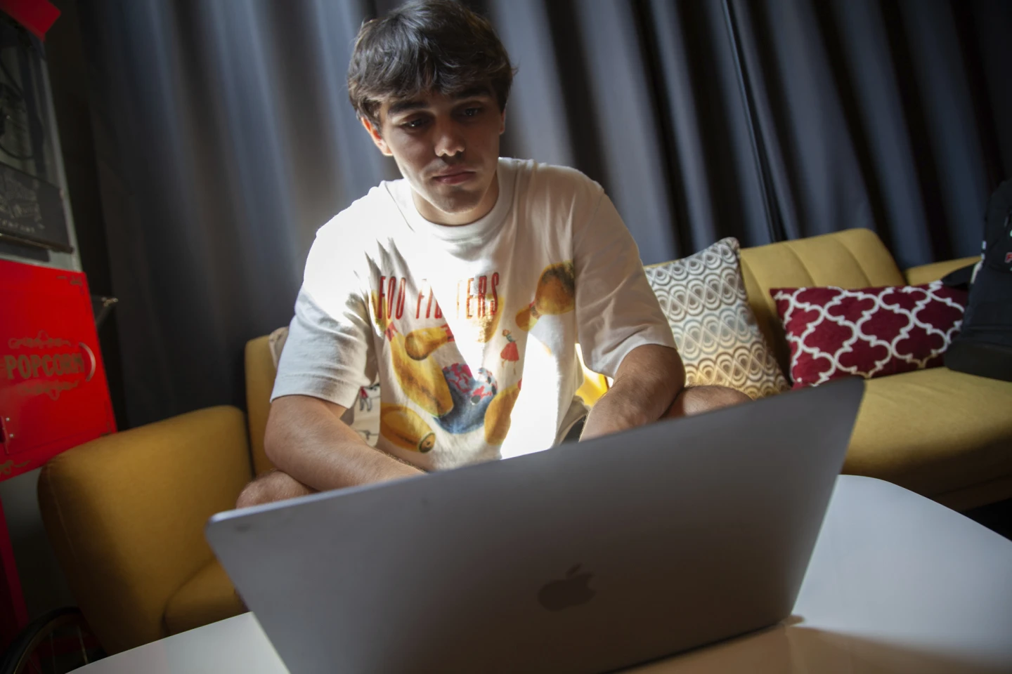 Adolescentes venezolanos acuden a la IA para apoyo psicológico
