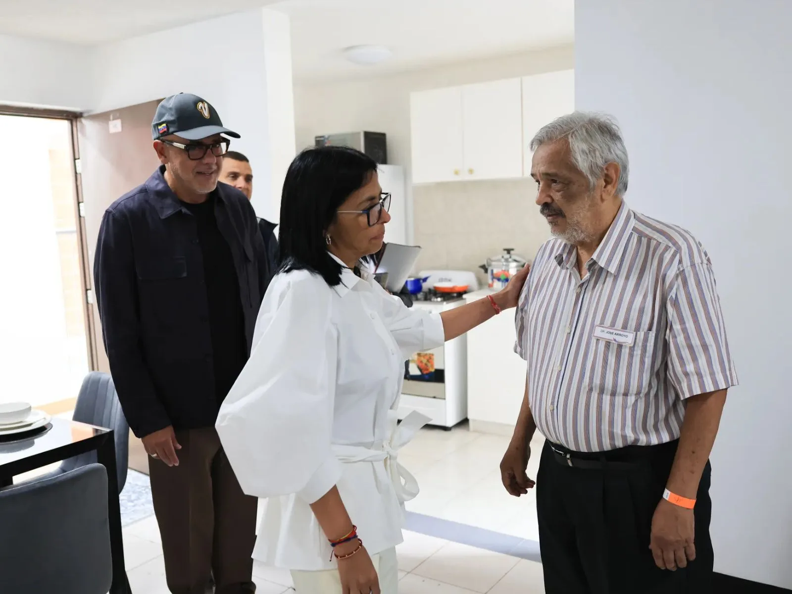 Gobierno entregó 200 viviendas tras sismos en La Guaira
