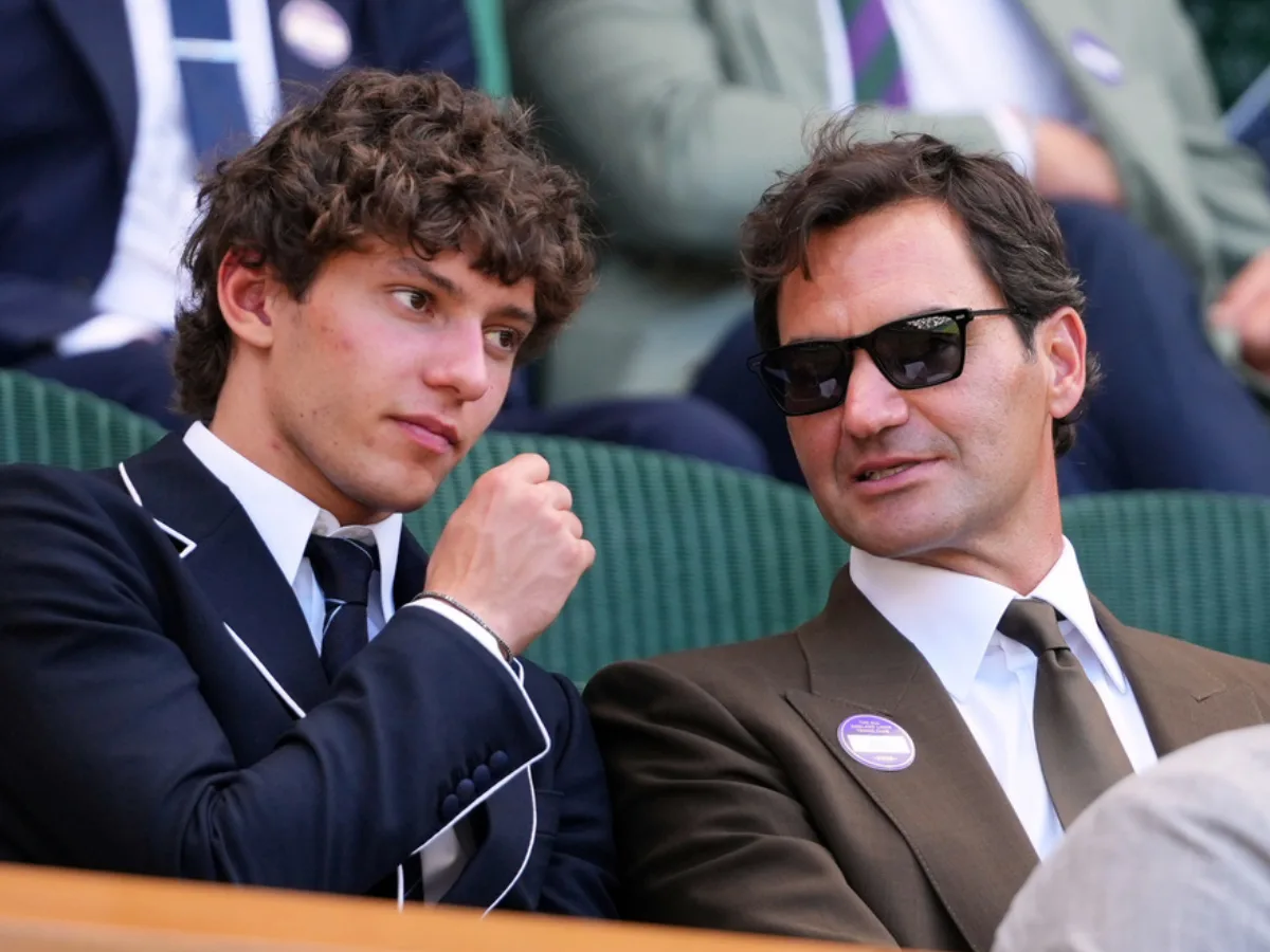 Antonelli lidera en Bélgica tras hablar con Federer