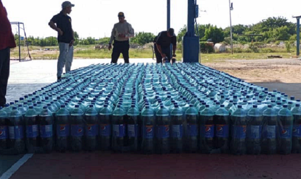 Sancionan a comercios por expender refrescos contrabandeados