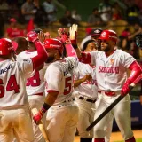 Escogido rompe el arranque sin victorias con triunfo 5-3