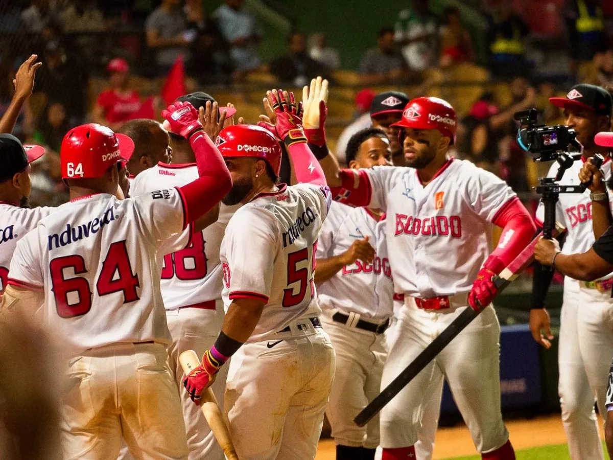 Escogido rompe el arranque sin victorias con triunfo 5-3