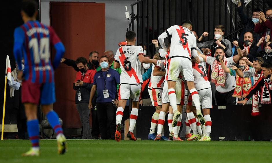 Iraola le toma la medida al Barcelona