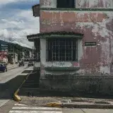 Explore the intriguing urban decay of an old house in Mérida, Venezuela, capturing the essence of forgotten structures.
