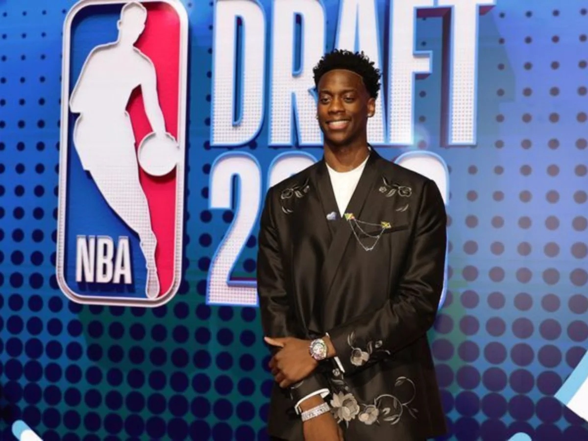 AJ Dybantsa inicia su carrera NBA con minutos limitados