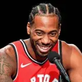 Kawhi Leonard vuelve a los Raptors con extensión millonaria