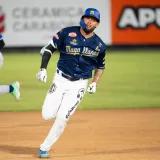 Breyvic Valera entra al club de los 500 hits en la LVBP