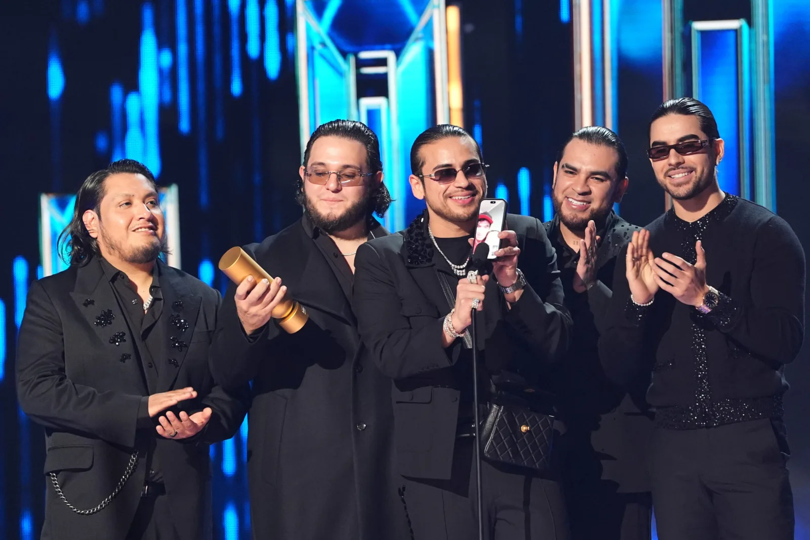 Fuerza Regida lideró los Billboard Latinos con 8 premios
