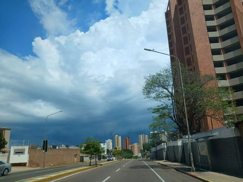 Denso nubarrón cubre Maracaibo y anuncia fuertes lluvias