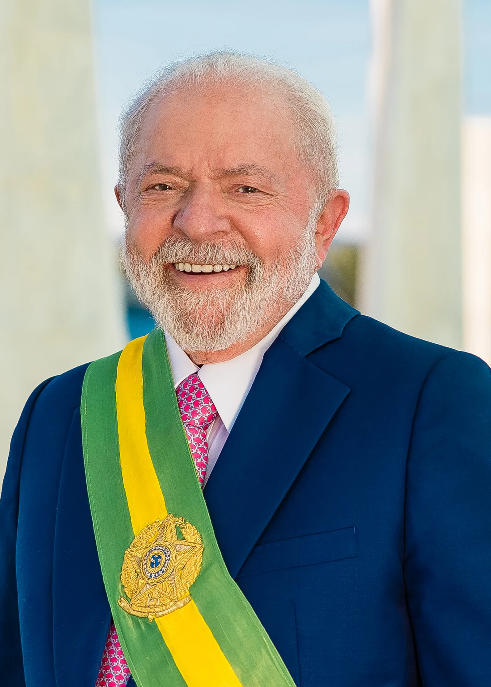 Foto oficial de Luiz Inácio Lula da Silva (estreita)
