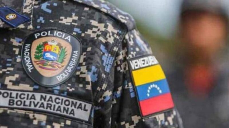 Abren investigación a dos PNB por extorsión de mil 200 dólares a unos jóvenes (+Video)