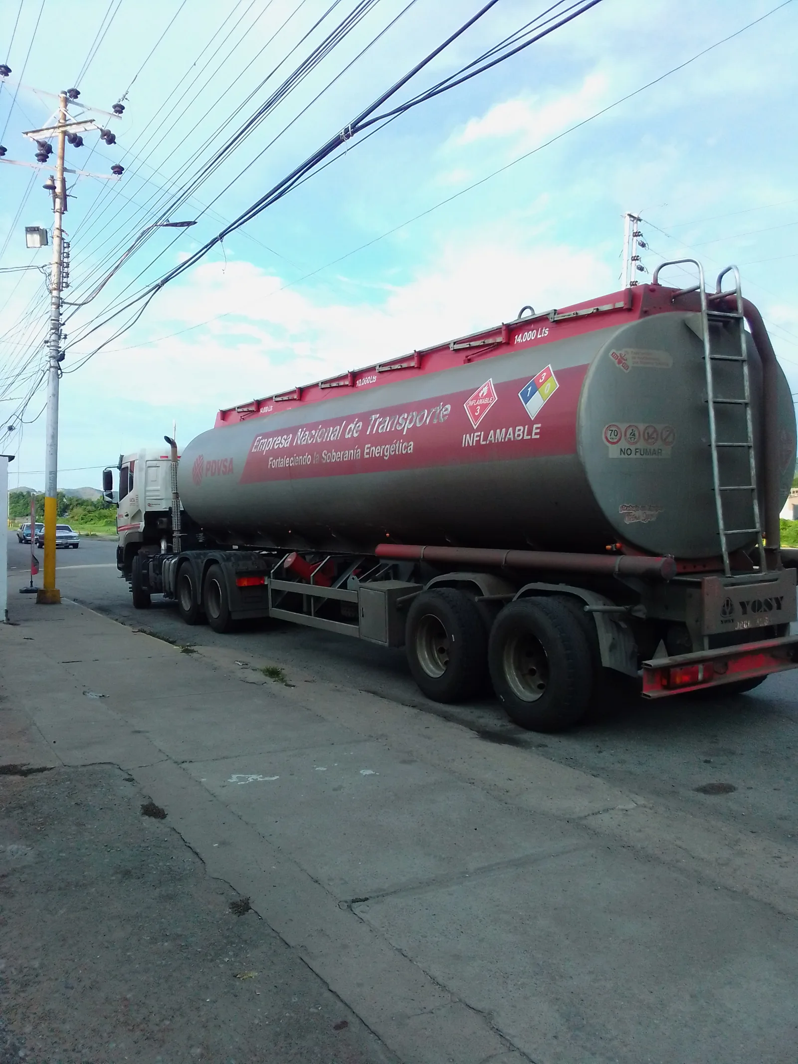 Camión cisterna de pdvsa