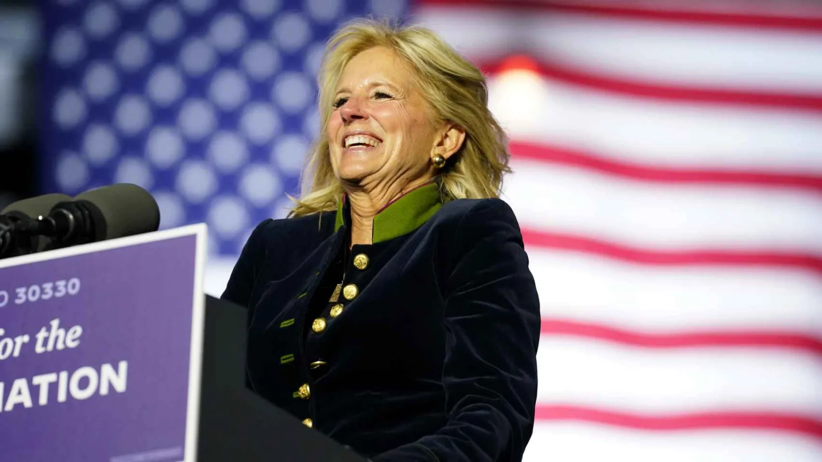 Mujer de Joe Biden pedira permiso para trabajar