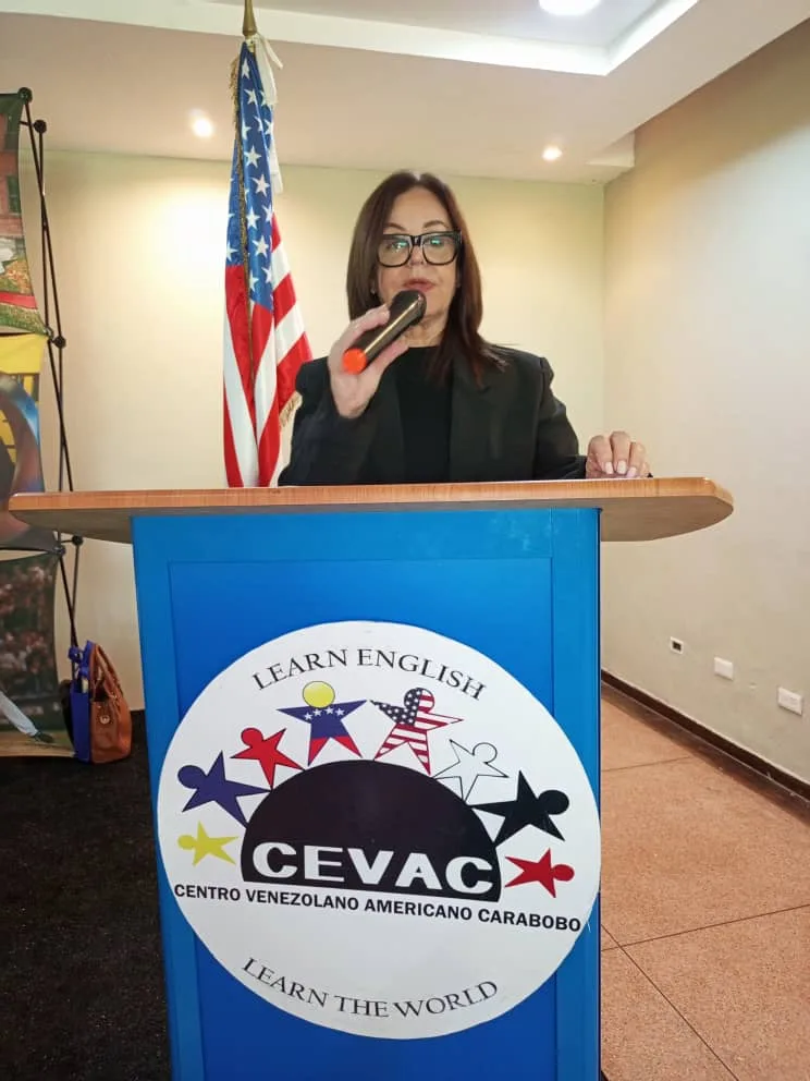 Cevac certificó a 74 egresados en inglés y audio