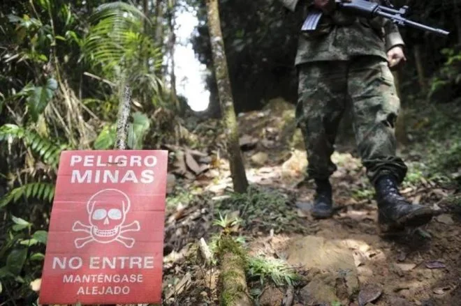 Militar pierde una pierna por mina en Casigua El Cubo