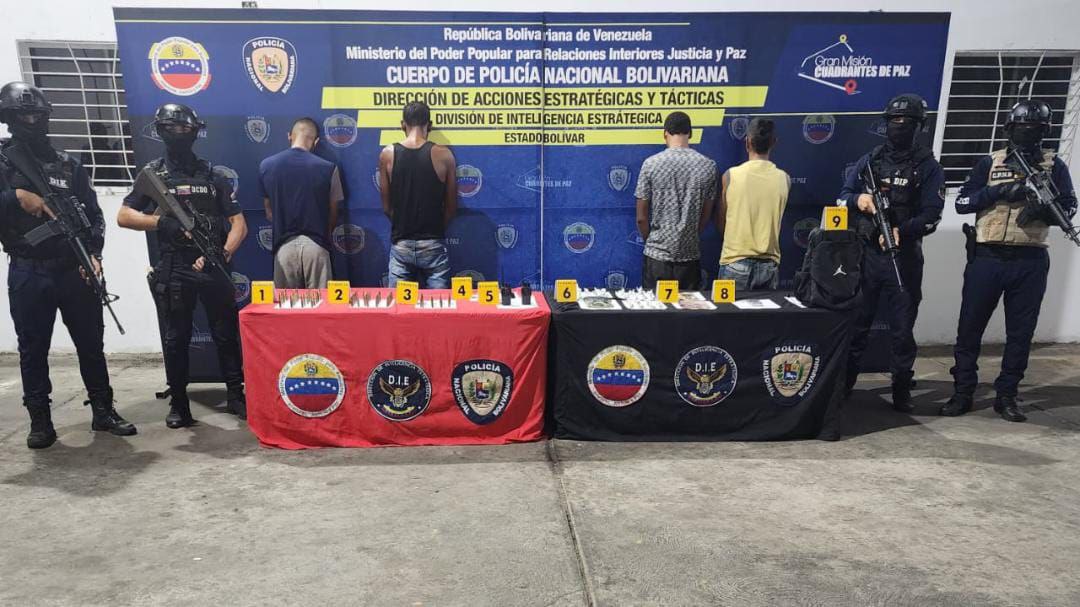 Agarraron a cuatro con 81 balas