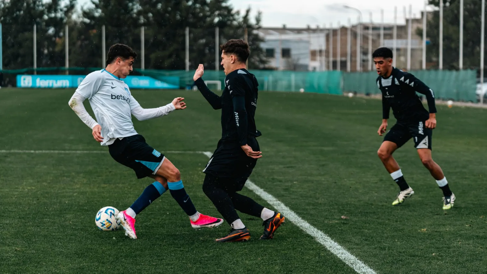 De la Fuente defiende a Ferrán Torres tras la final