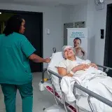 Hospital salvadoreño atiende a víctimas del terremoto en Venezuela
