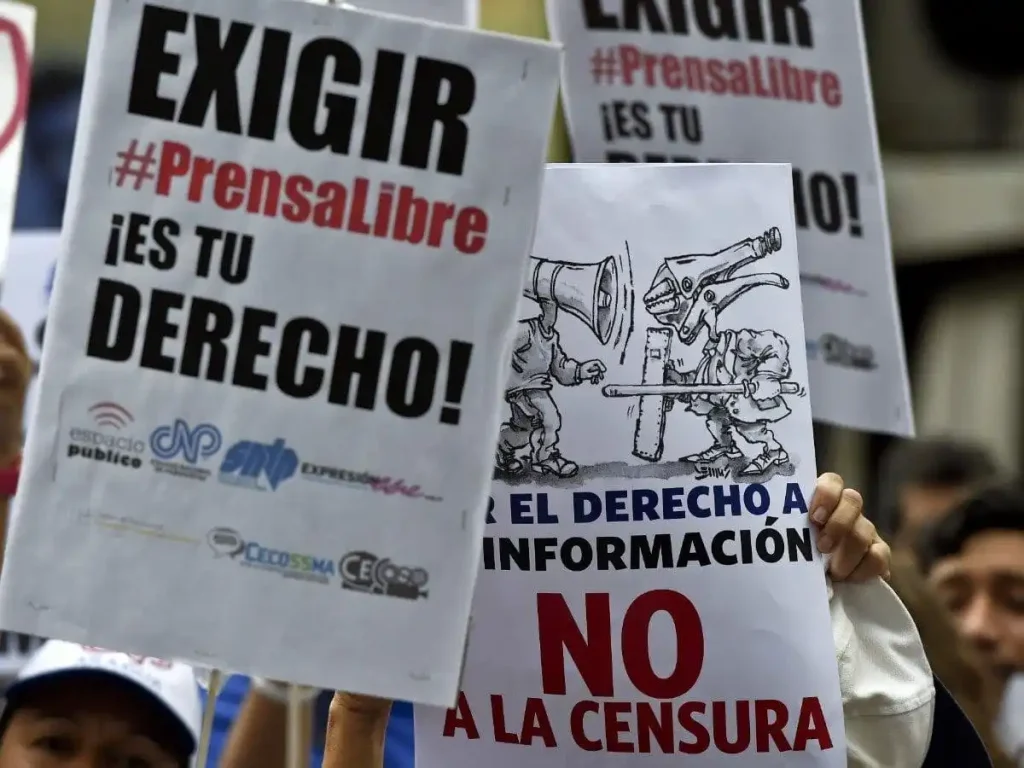 Denuncian hostigamiento a periodista en acto opositor en Caracas