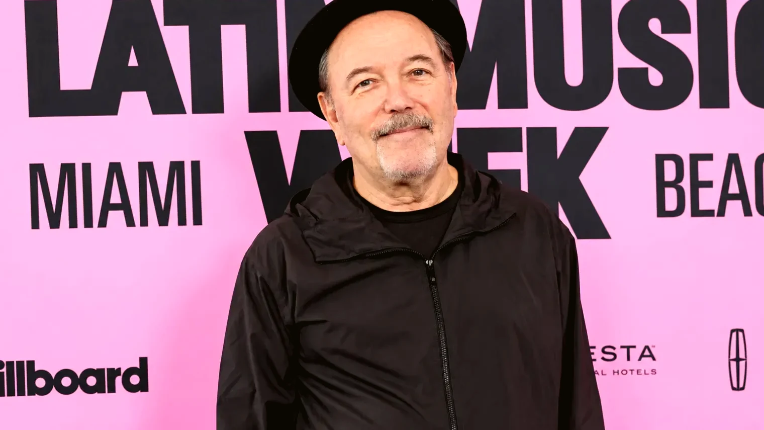 Rubén Blades prepara su gira final y otra cinta con Banderas