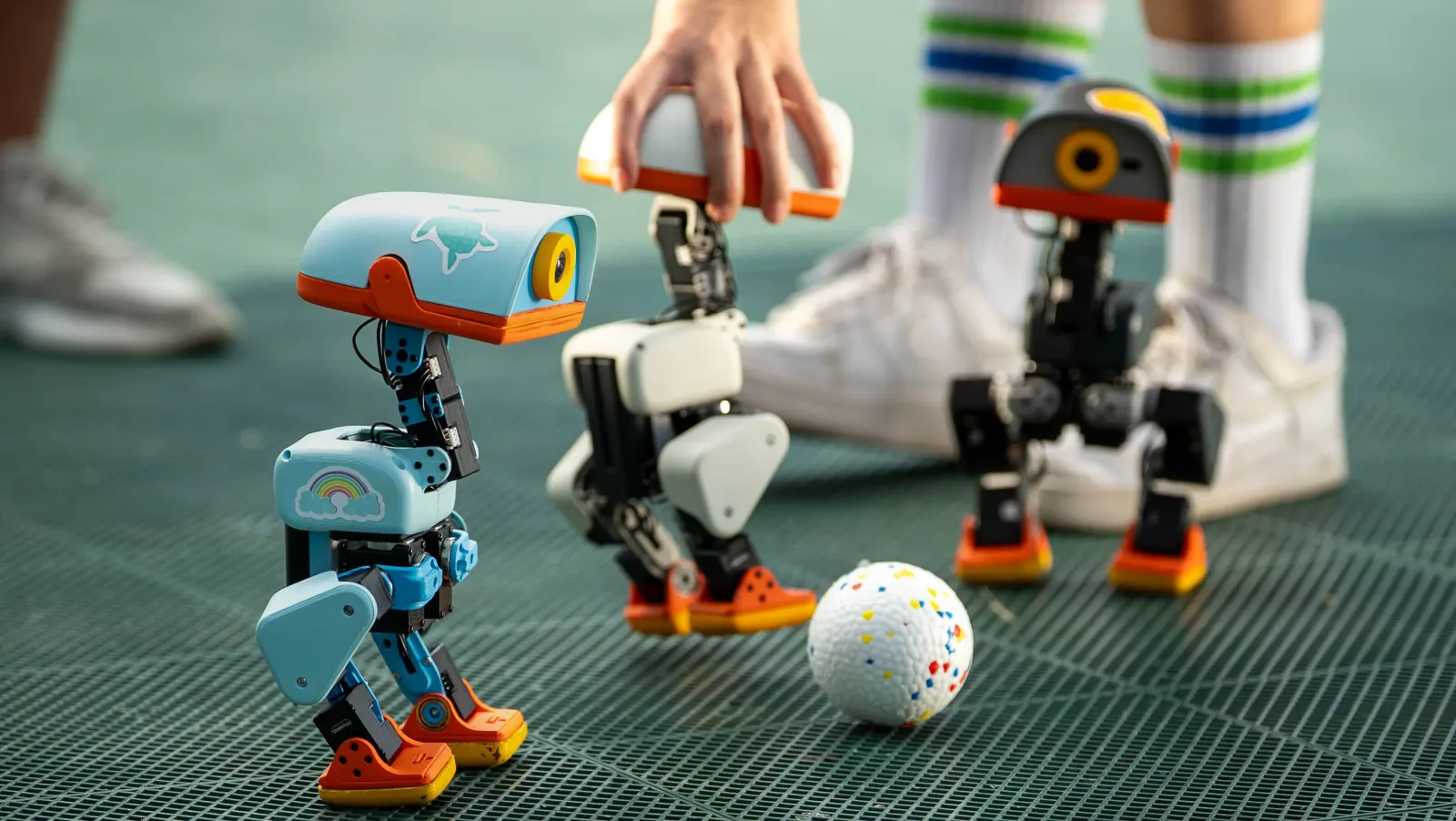 Los robots Microduck superan las 20.000 reservas tras un video viral