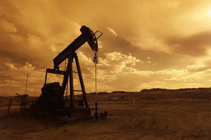 Brent cae más de 4% y bolsas asiáticas suben tras pacto de paz entre EEUU e Irán