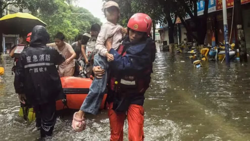 Tifón Noul golpea China con 10 muertos y 340.000 evacuados