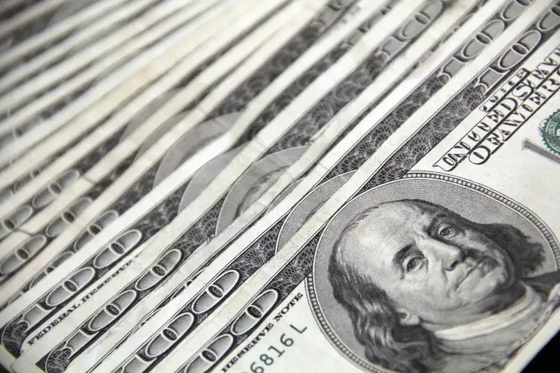 Dólar oficial sube 13,89% en Caracas y busca cerrar brecha