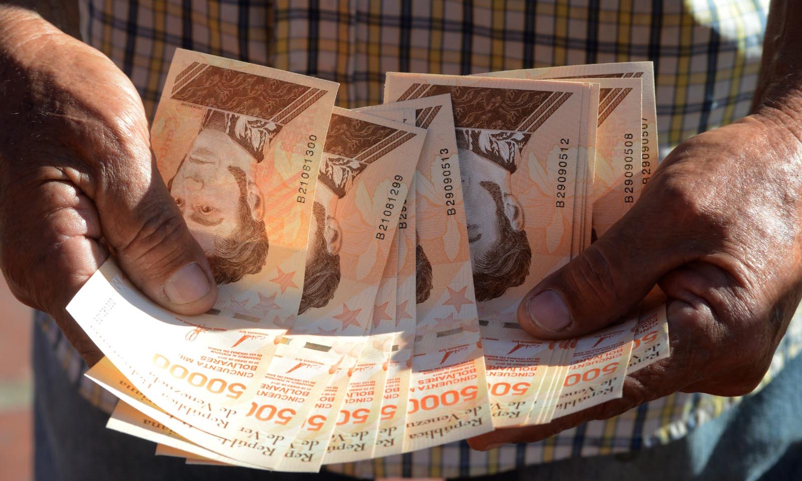 Venezuela sigue liderando el top mundial de inflación 2023 