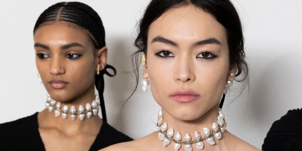 El delineador de ojos negro recibe el tratamiento de alta costura de Dior
