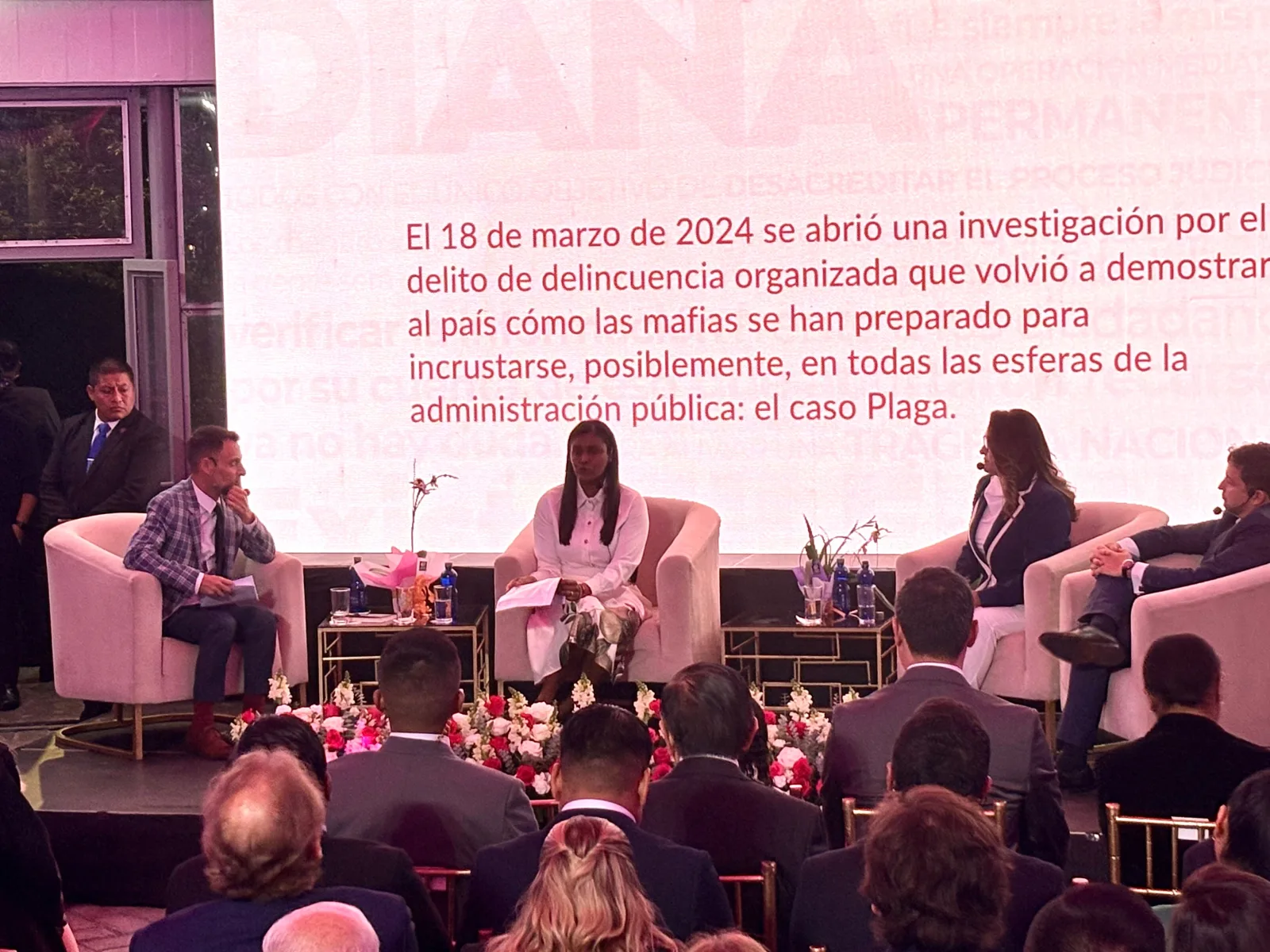 Diana Salazar publica autobiografía sobre su carrera fiscal