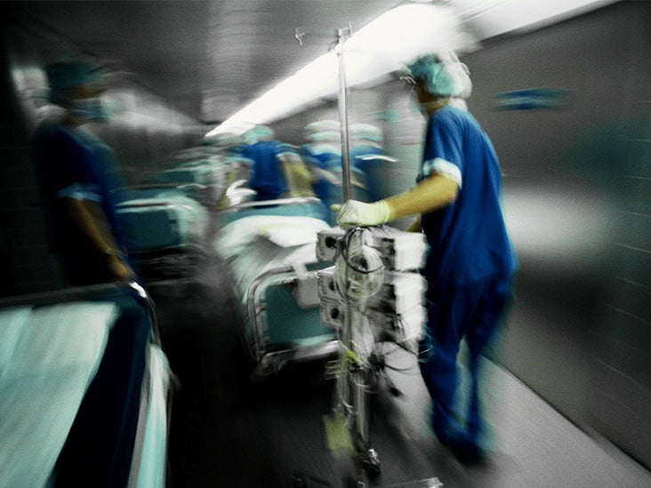 Por qué el riesgo de accidente cerebrovascular después de la cirugía de reemplazo de válvula es mayor en algunos hospitales