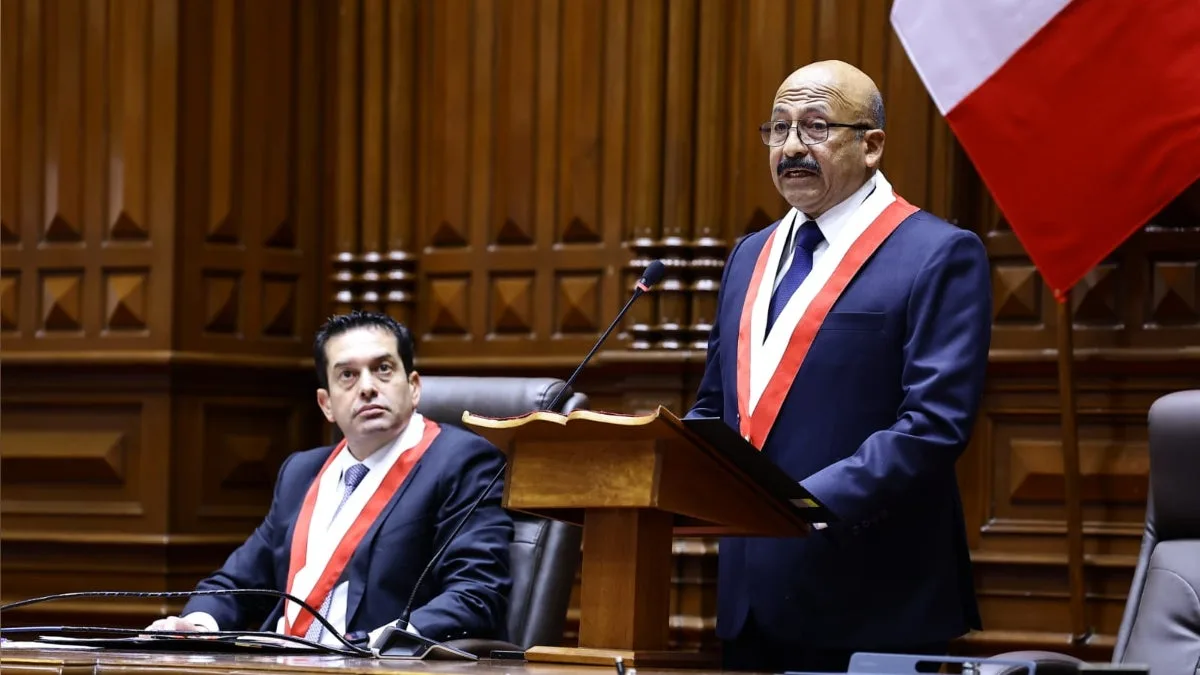 Reto reclama que la ley de facultades incluya su firma
